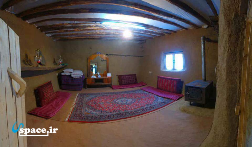 اتاق زیبا و سنتی اقامتگاه بوم گردی پیله بابا - رشت - روستای کچا